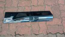 VOLVO XC60 II listwa tylnych drzwi lewa strona inscription
