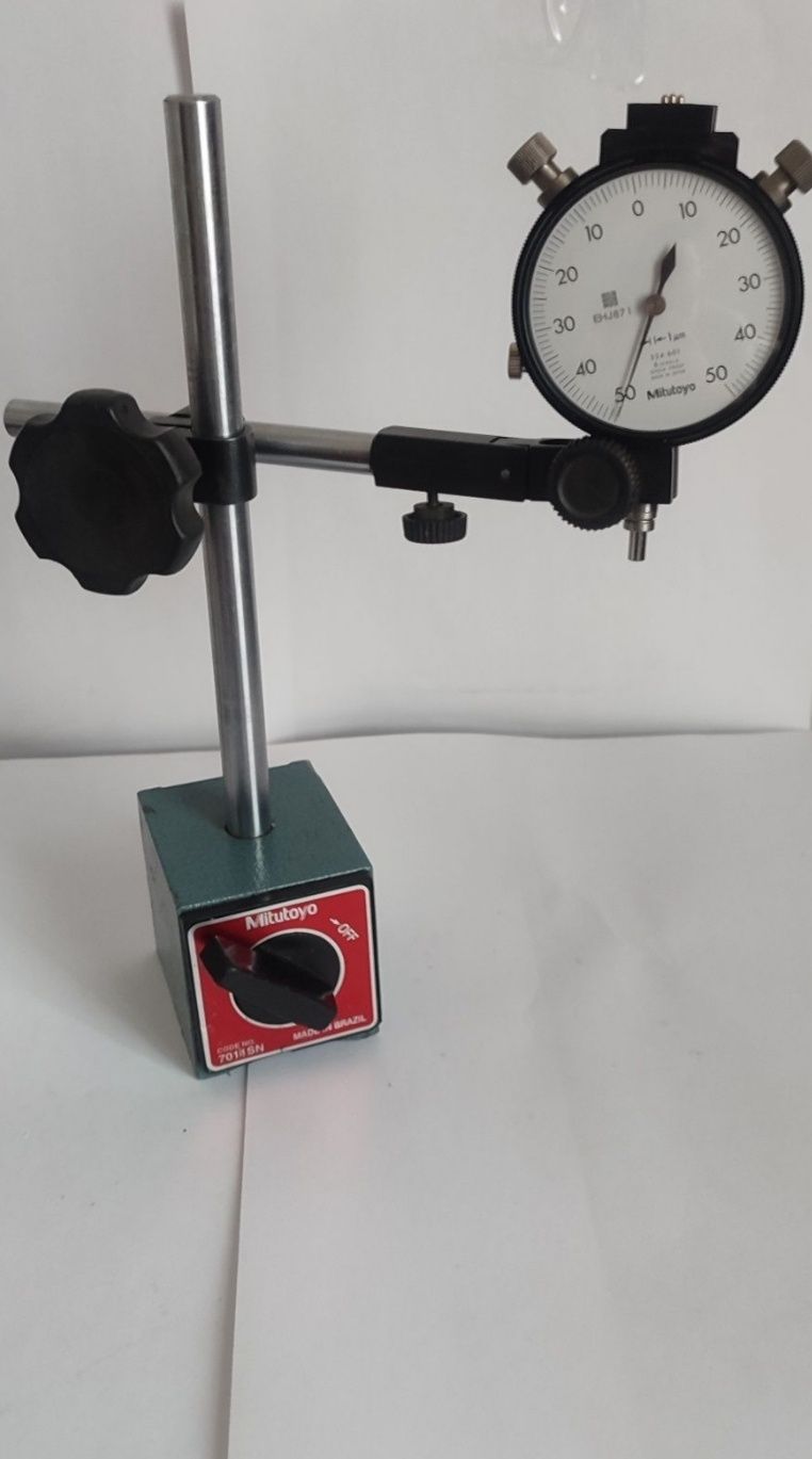 Mitutoyo Magnetic 7011 SN stand  and dial indicator Mitutoyo