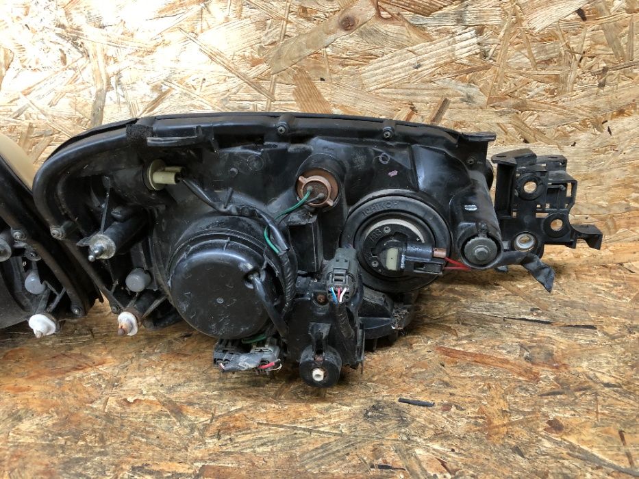 lampa/reflektor przedni lewy prawy Subaru Impreza