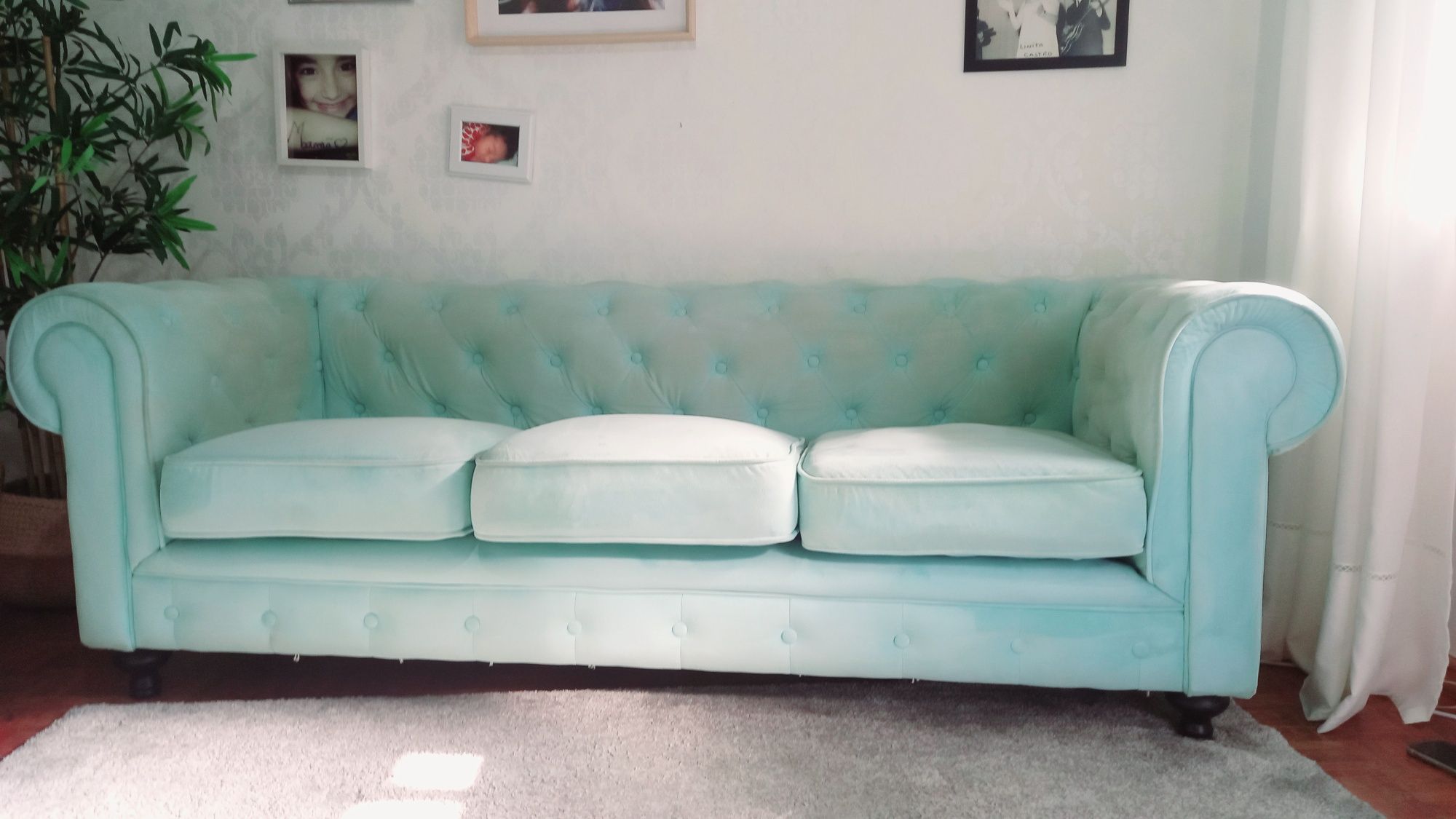 Sofá 3 lugares + poltrona vintage verde água.