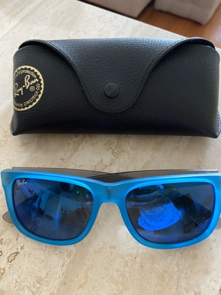 Vendo Oulos de Sol Ray-Ban espelhados