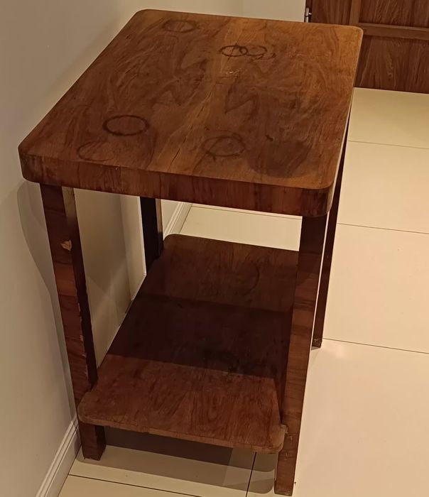 Stolik drewniany do renowacji.