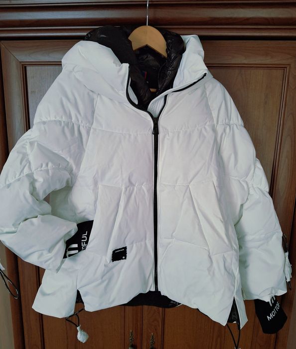 Стильна нова жіноча куртка MOTTOFUL.  Розмір 1 XL.