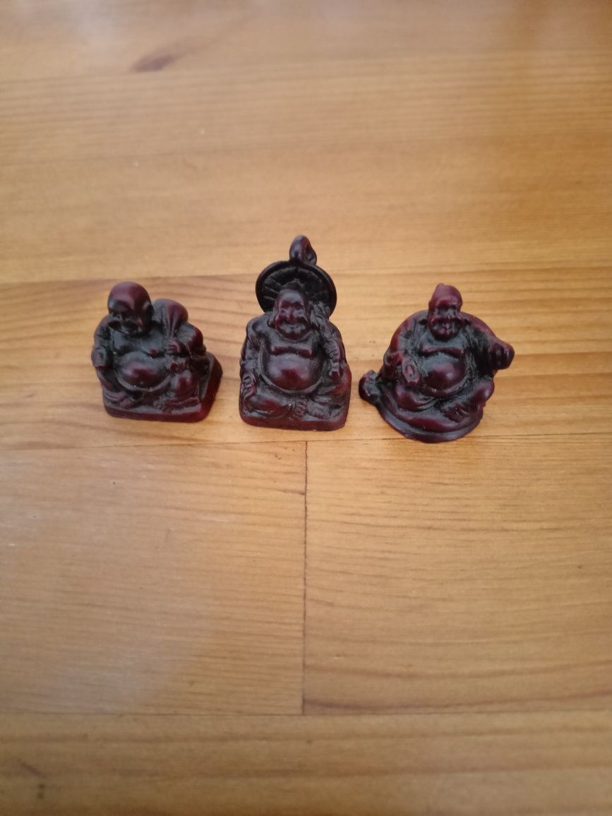 Trzy figurki Budda