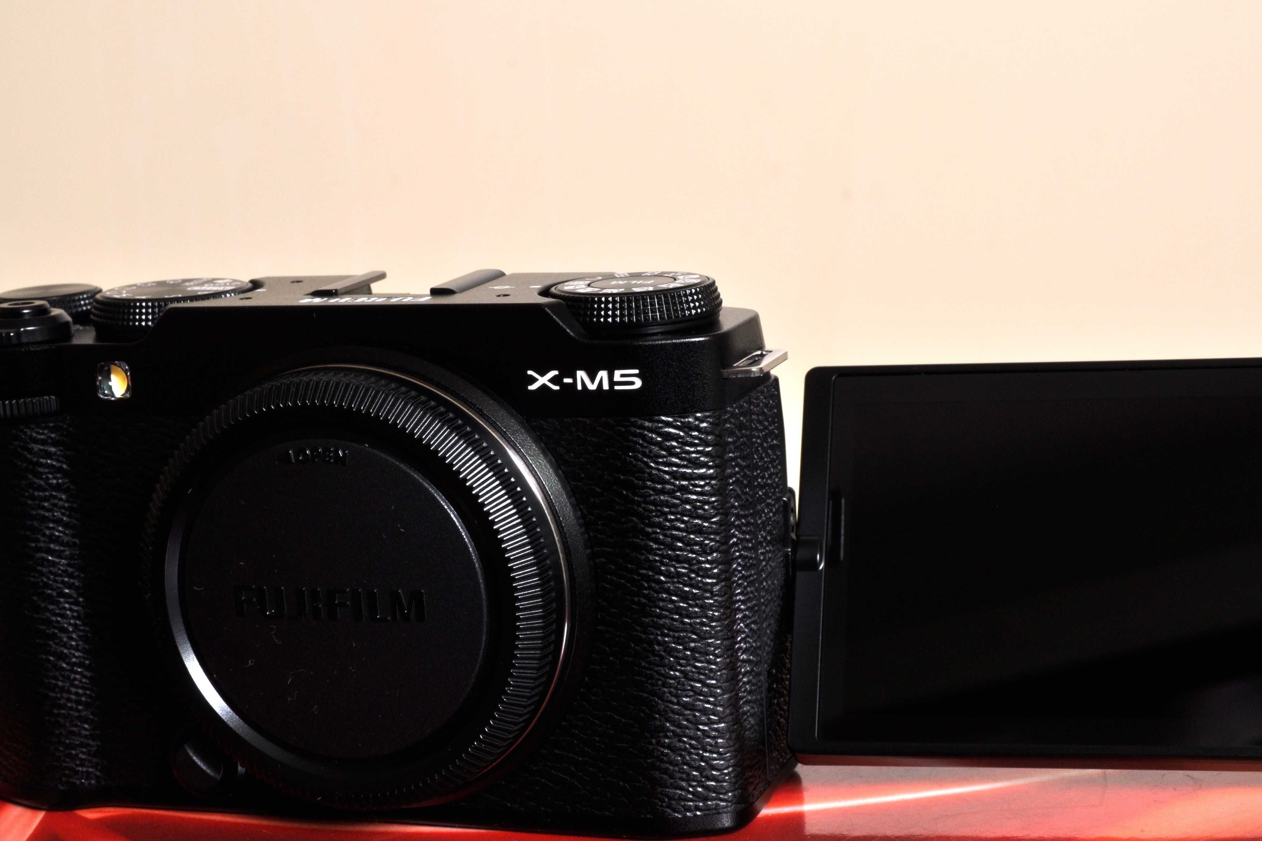 Fuji X-M5 + Xc 15x45. Novo, fatura e garantia 3 anos Fuji Pt