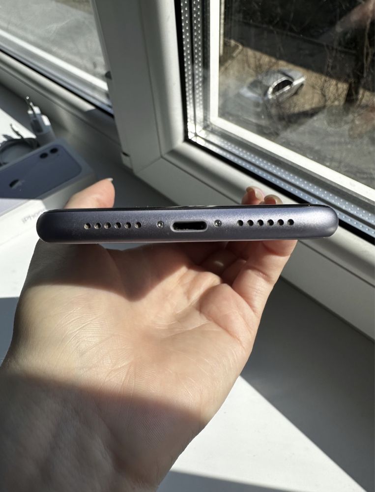 iPhone 11 64 gb пол года гарантии