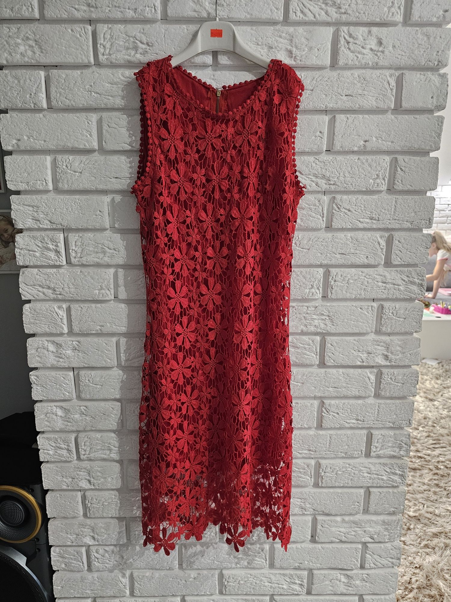 Sukienka czerwona koronka gipura s/m