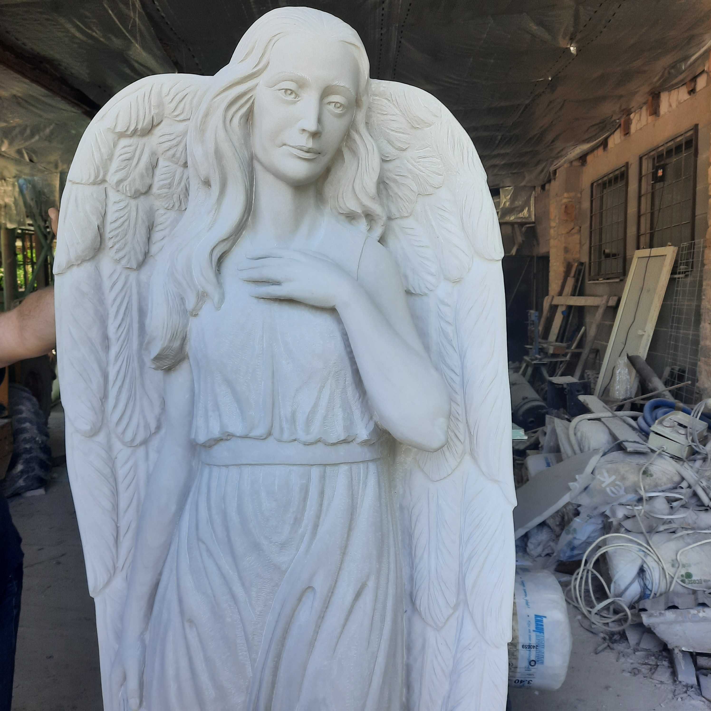 nagrobek z piaskowca obelisk kapliczki pomniki PRODUCENT