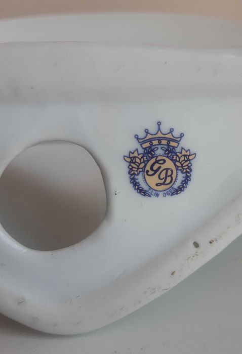 Linda Moldura em Porcelana, estilo "Limoges"
