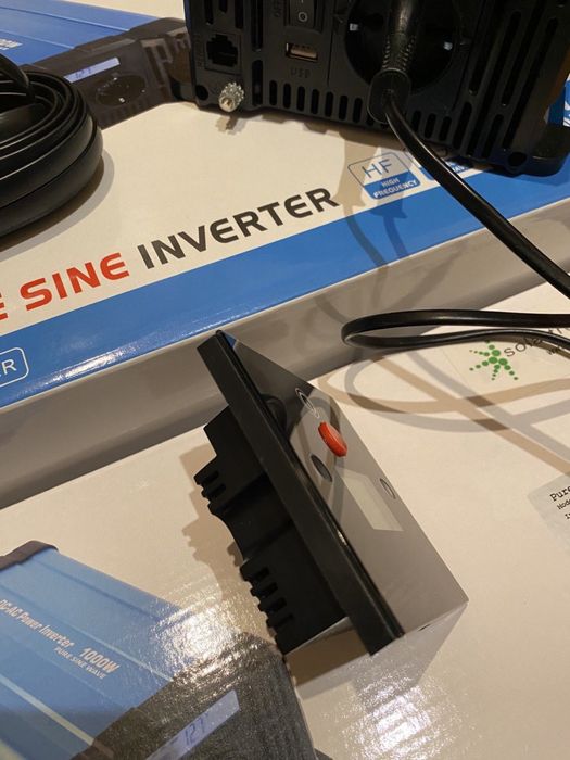 Інвертор Solartronics FS-1000  12V  дисплей окремо