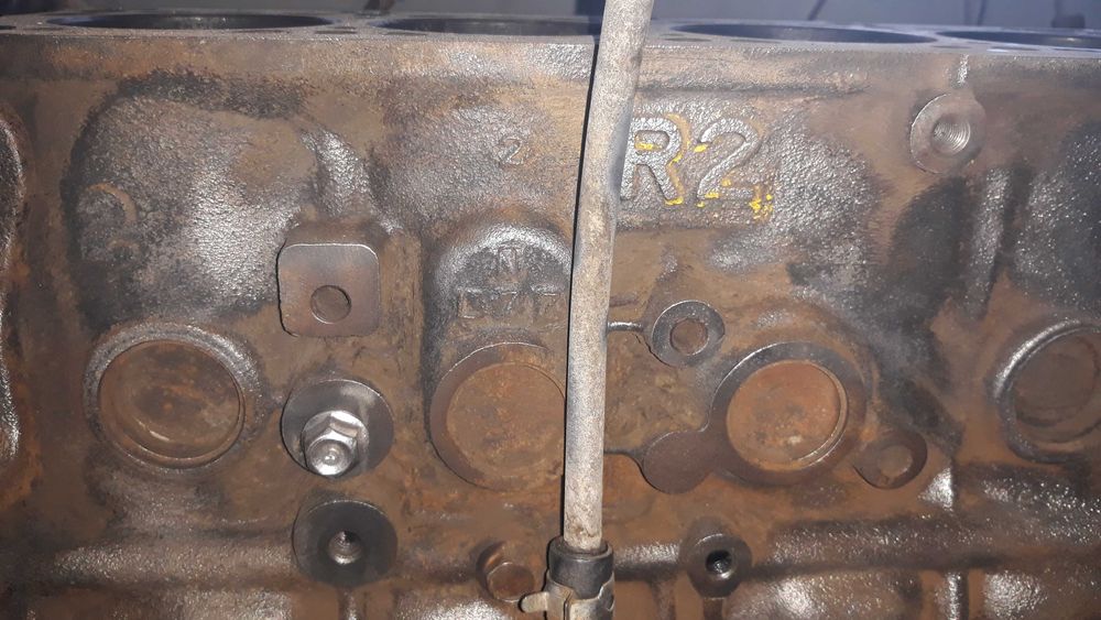 Продам блок циліндрів мазда е2200 2.2d