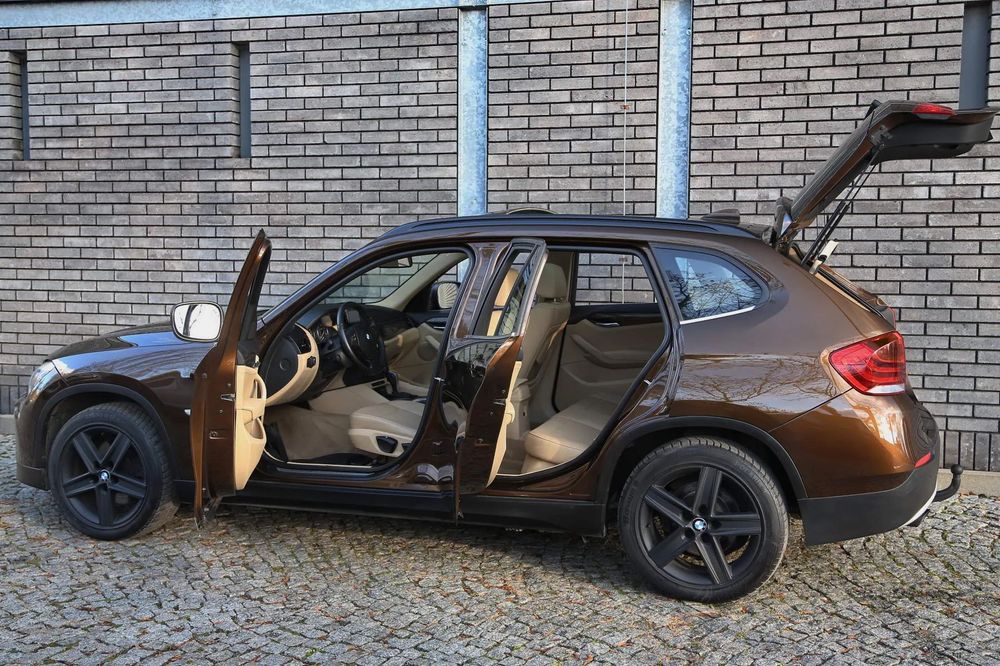 BMW X1 a u t o m a t Panorama dach X-drive X-line xenon skóra piękny kolor