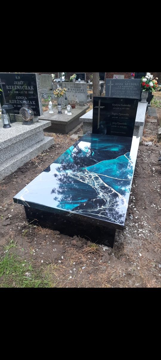 Nagrobek kompozytowy pojedynczy 3100 zł z montażem cały kraj.