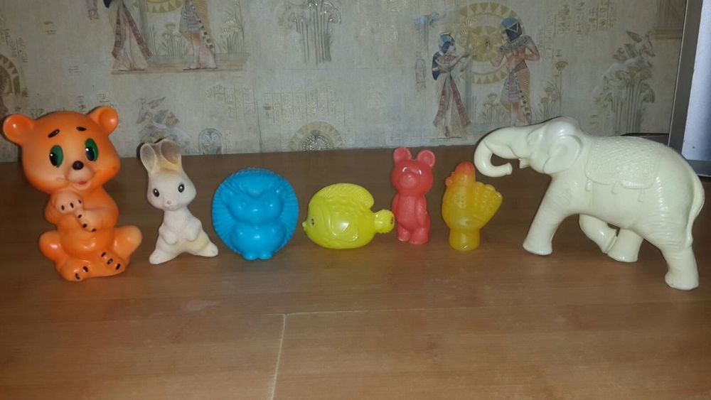 Іграшки з пластику та резини