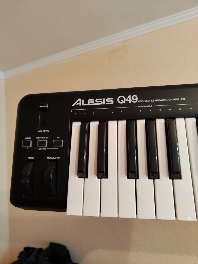 Міді клавіатура Alesis Q49