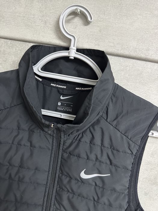 Жилетка Безрукавка Nike Running S розмір жіноча!