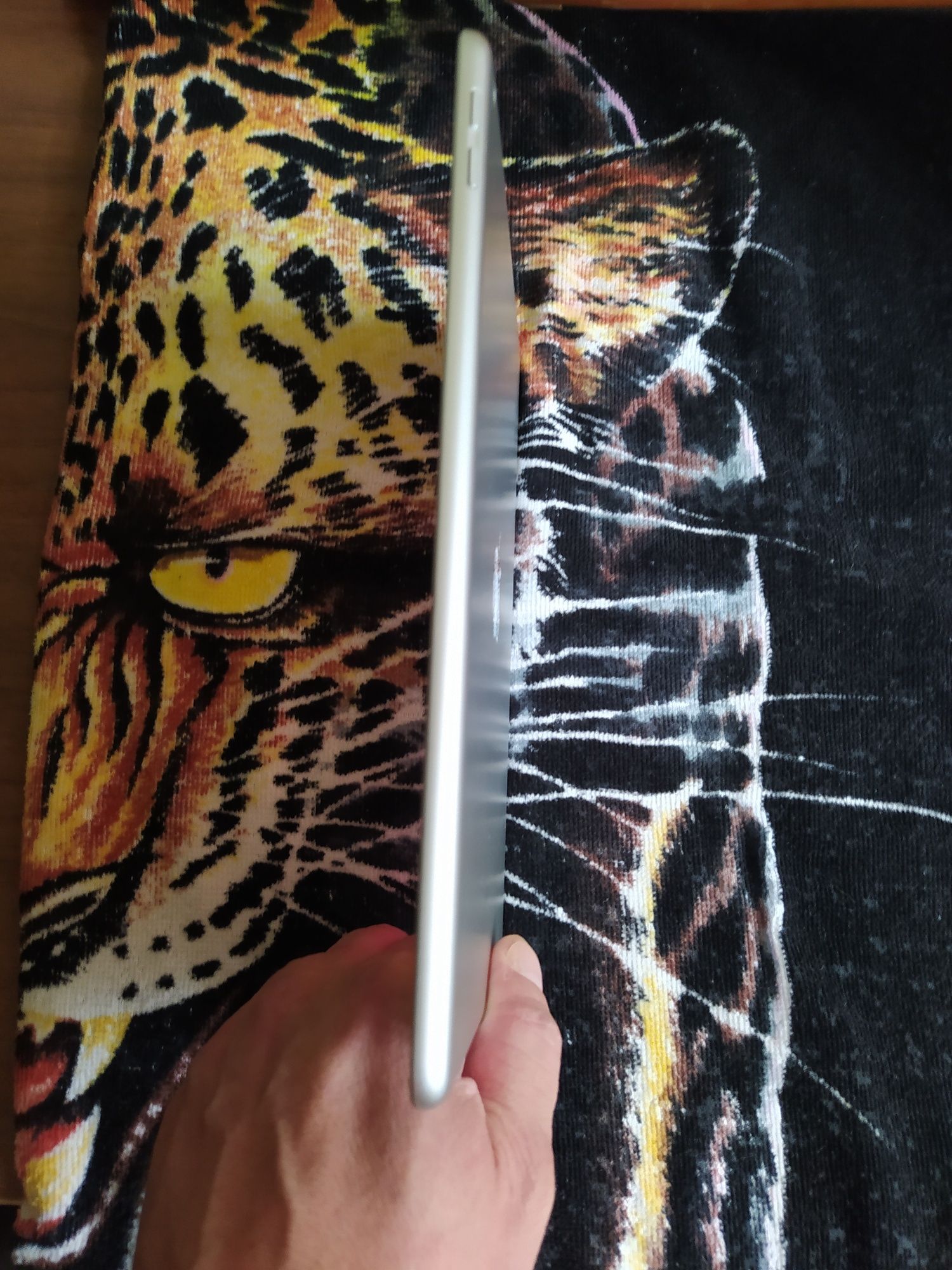 Apple iPad 6 32 GB WiFi. Стан нового.
