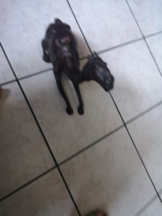 Duża figurka ze skóry