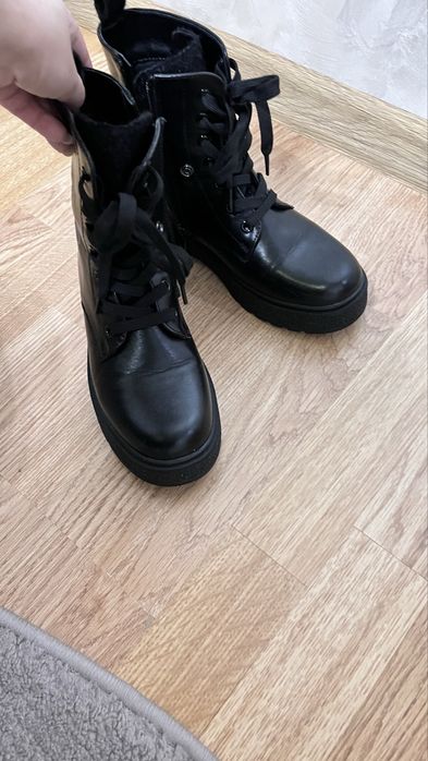 Черевики, ботинки