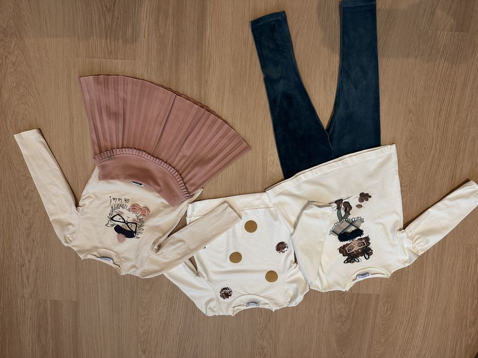 Комлект одягу на дівчинку бренду Mayoral -104 р.