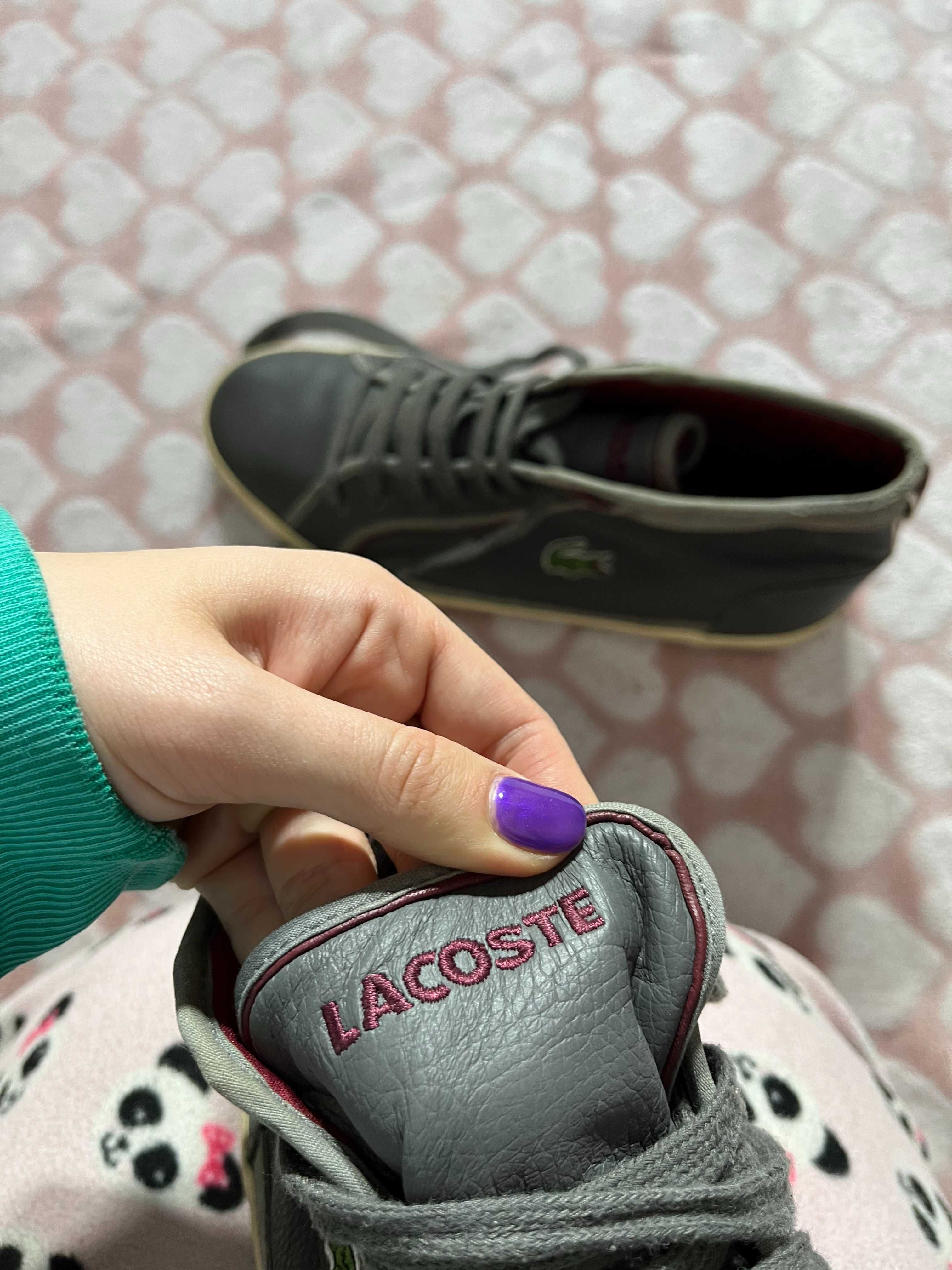 Buty marki Lacoste w rozmiarze 40,5
