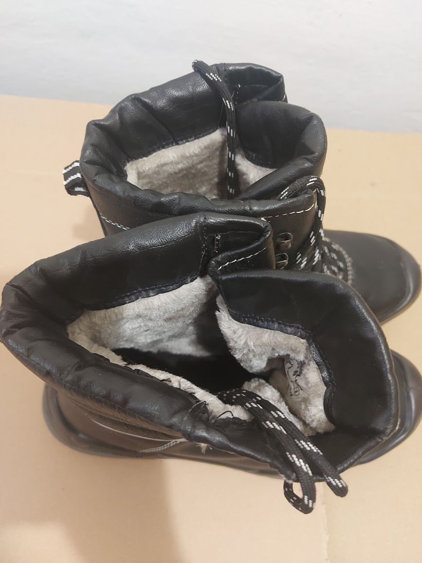 Botas de Segurança Delta Plus, forrados. Para inverno.