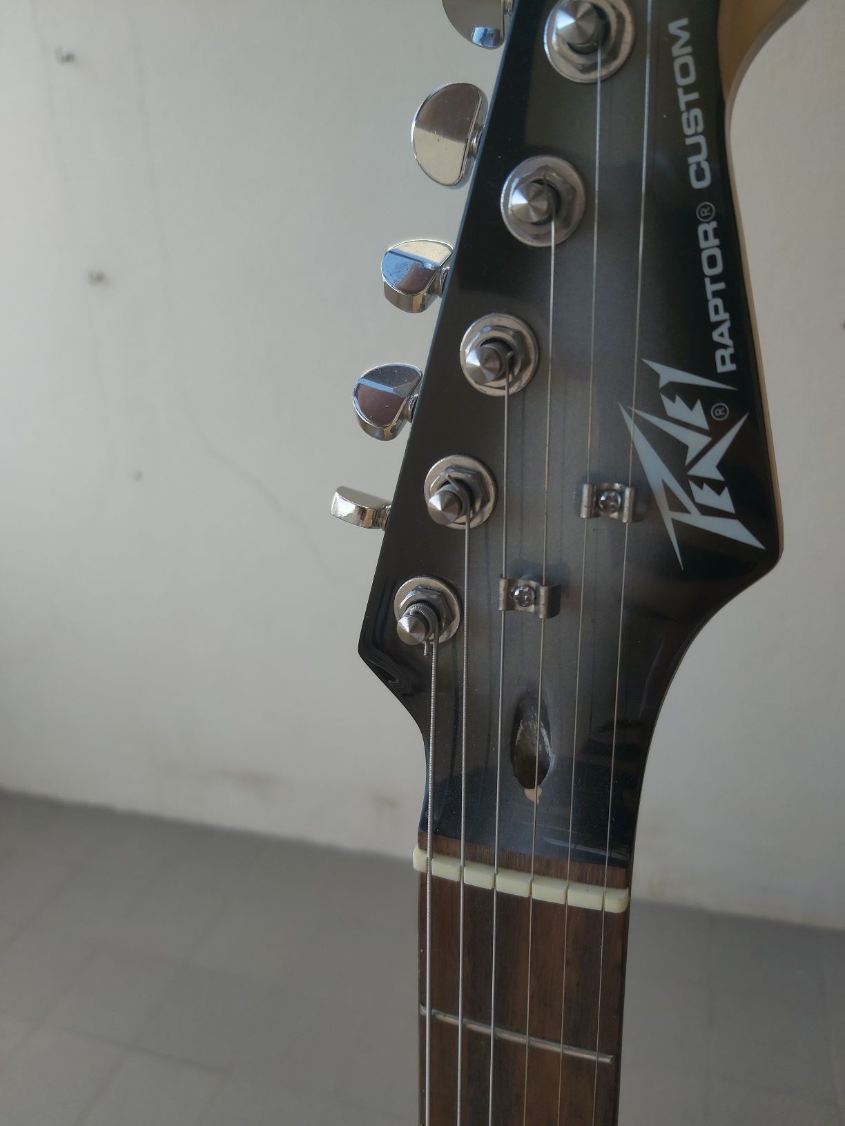 Guitarra Peavey Raptor Custom Silverburst