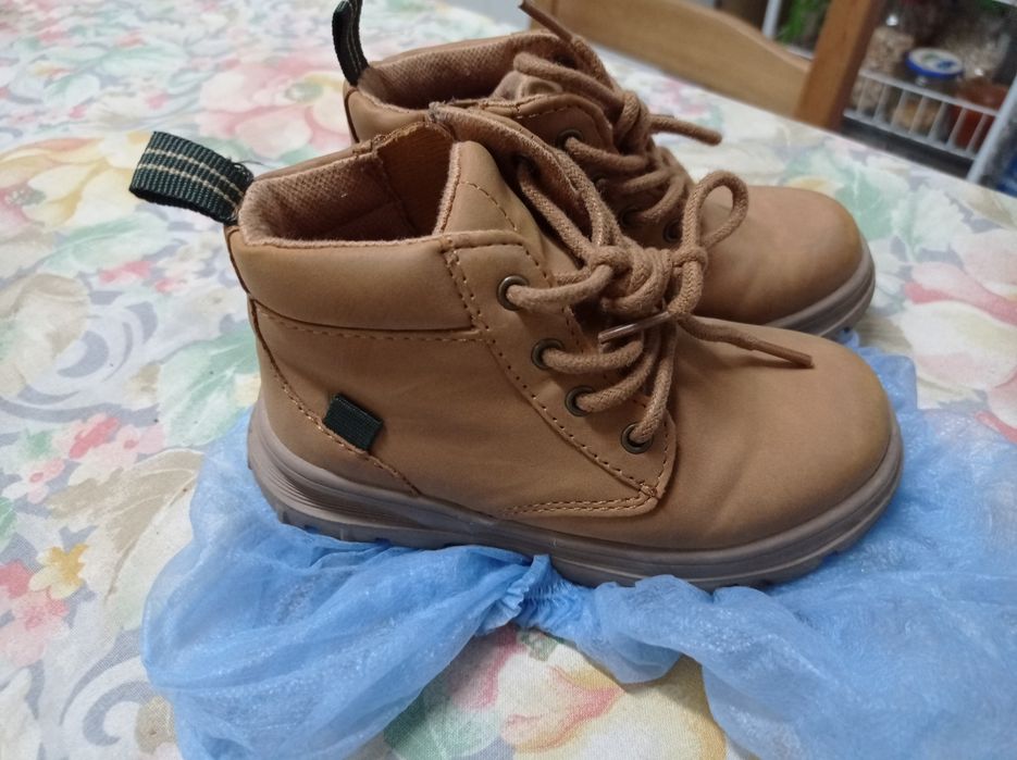 Botas Zara 23 unisexo como novas