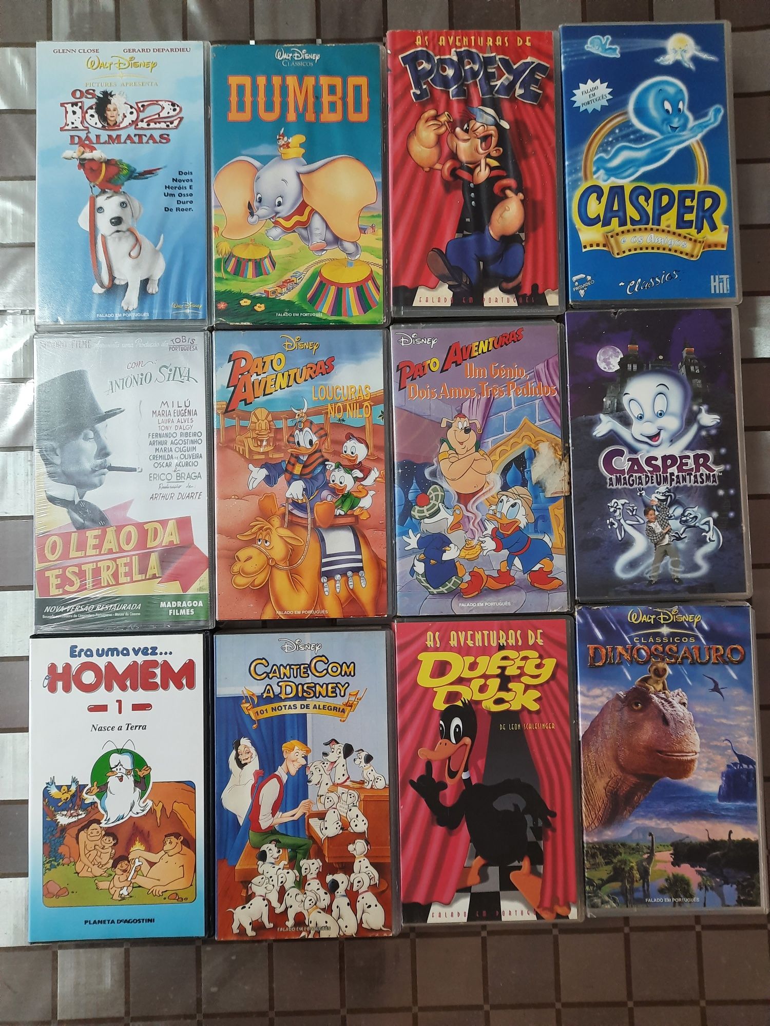 Várias VHS de filmes e desenhos animados