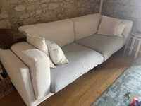 Sofa com dois lugares largos