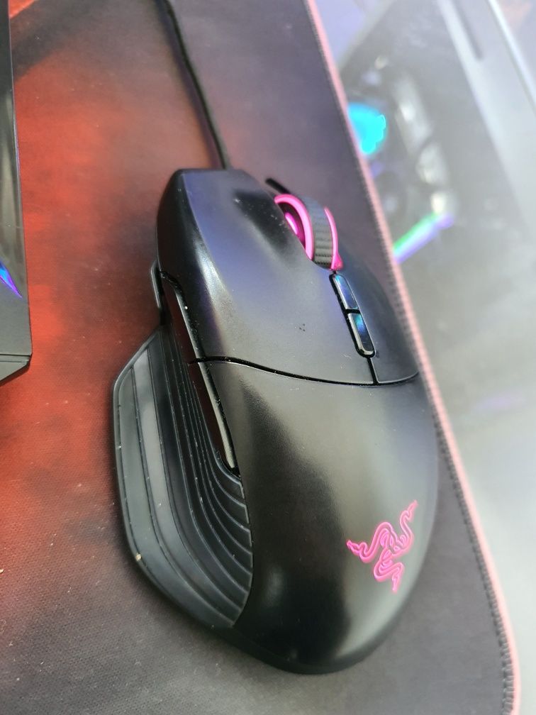 Rato Razer e Teclado RGB Gaming