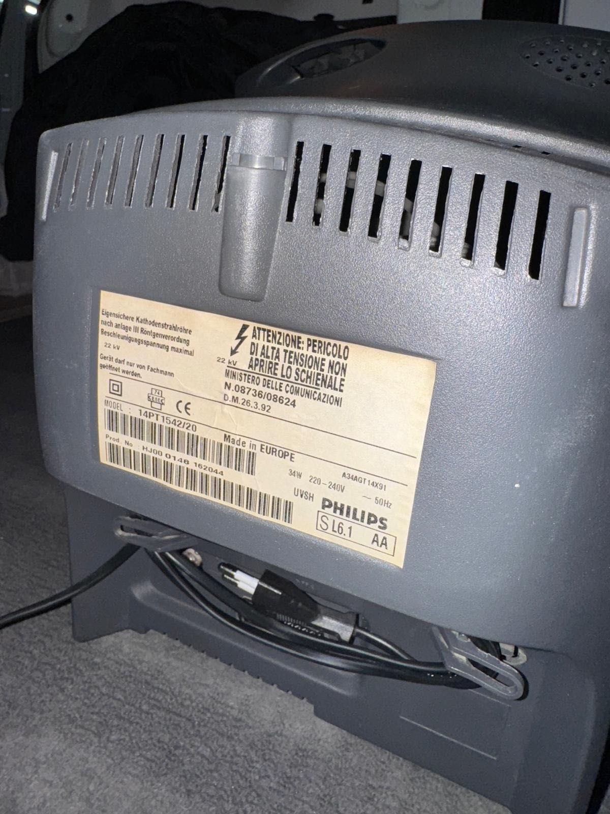 Televisão Philips antiga sem comando