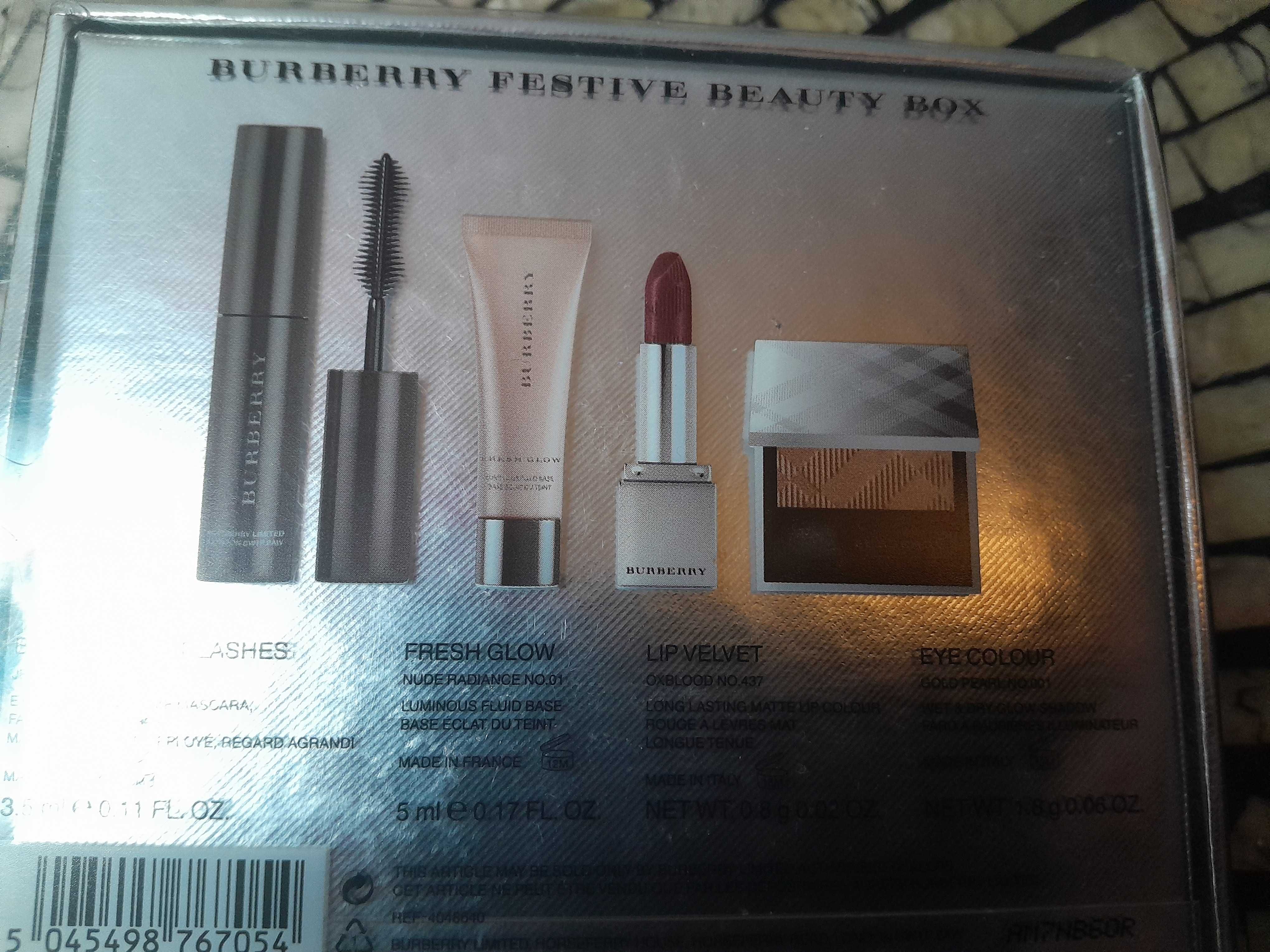 Burberry make up box set