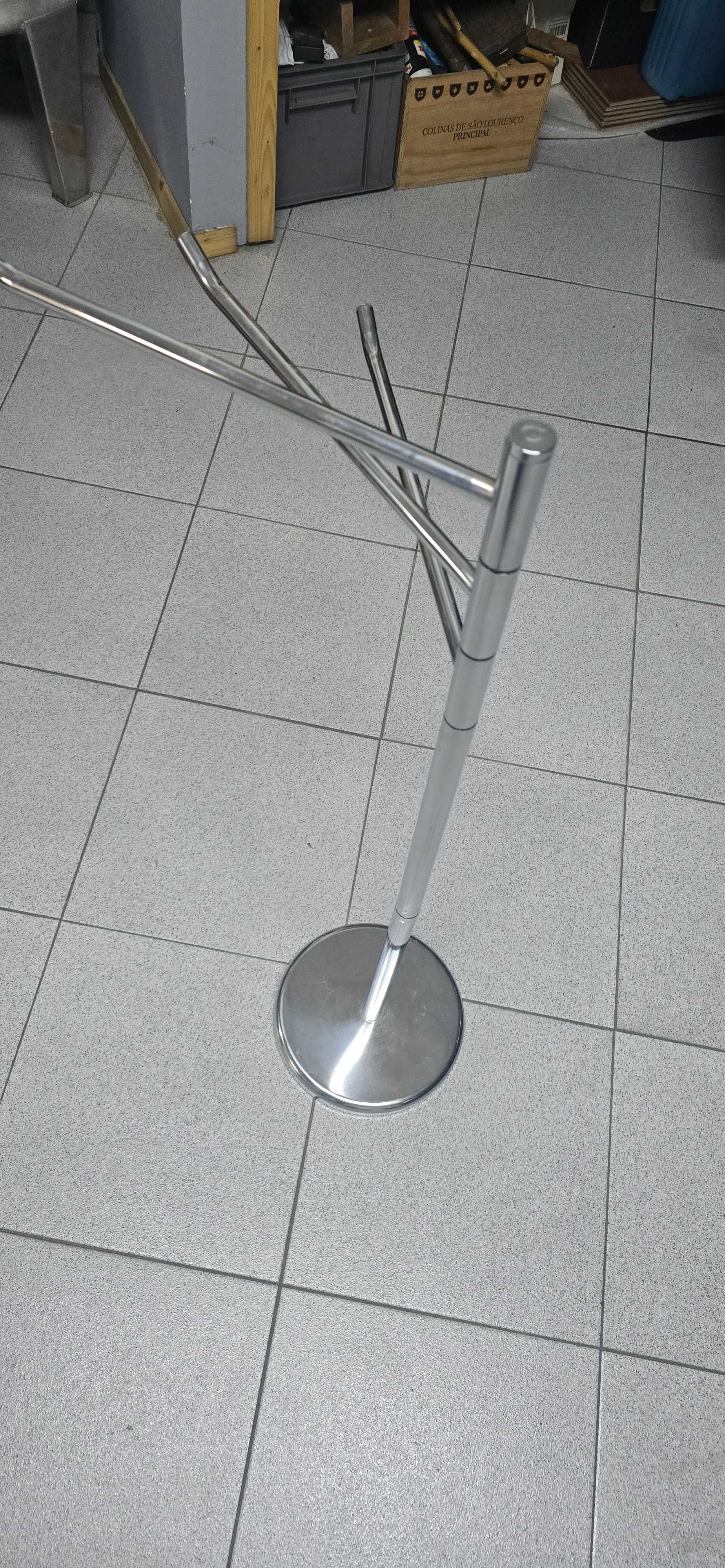 Suporte para toalhas de WC