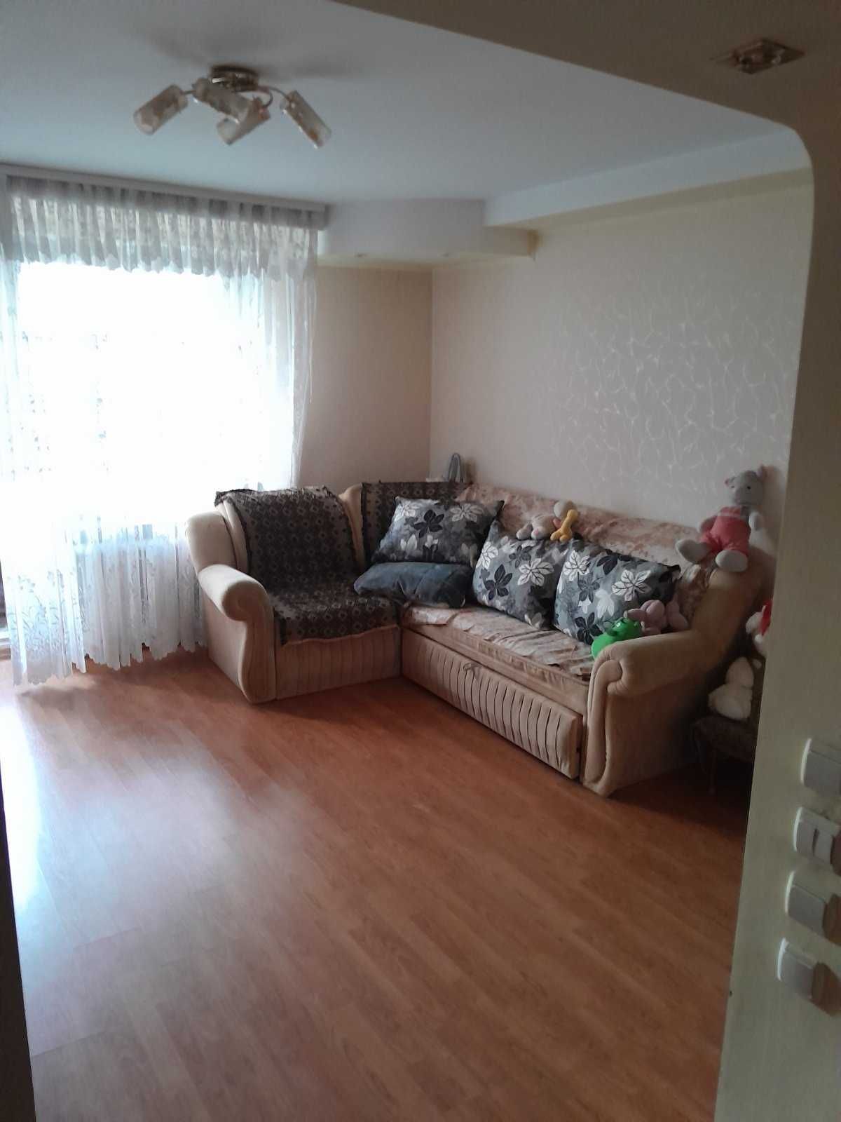 Продам 3-х квартиру в кирпичном доме