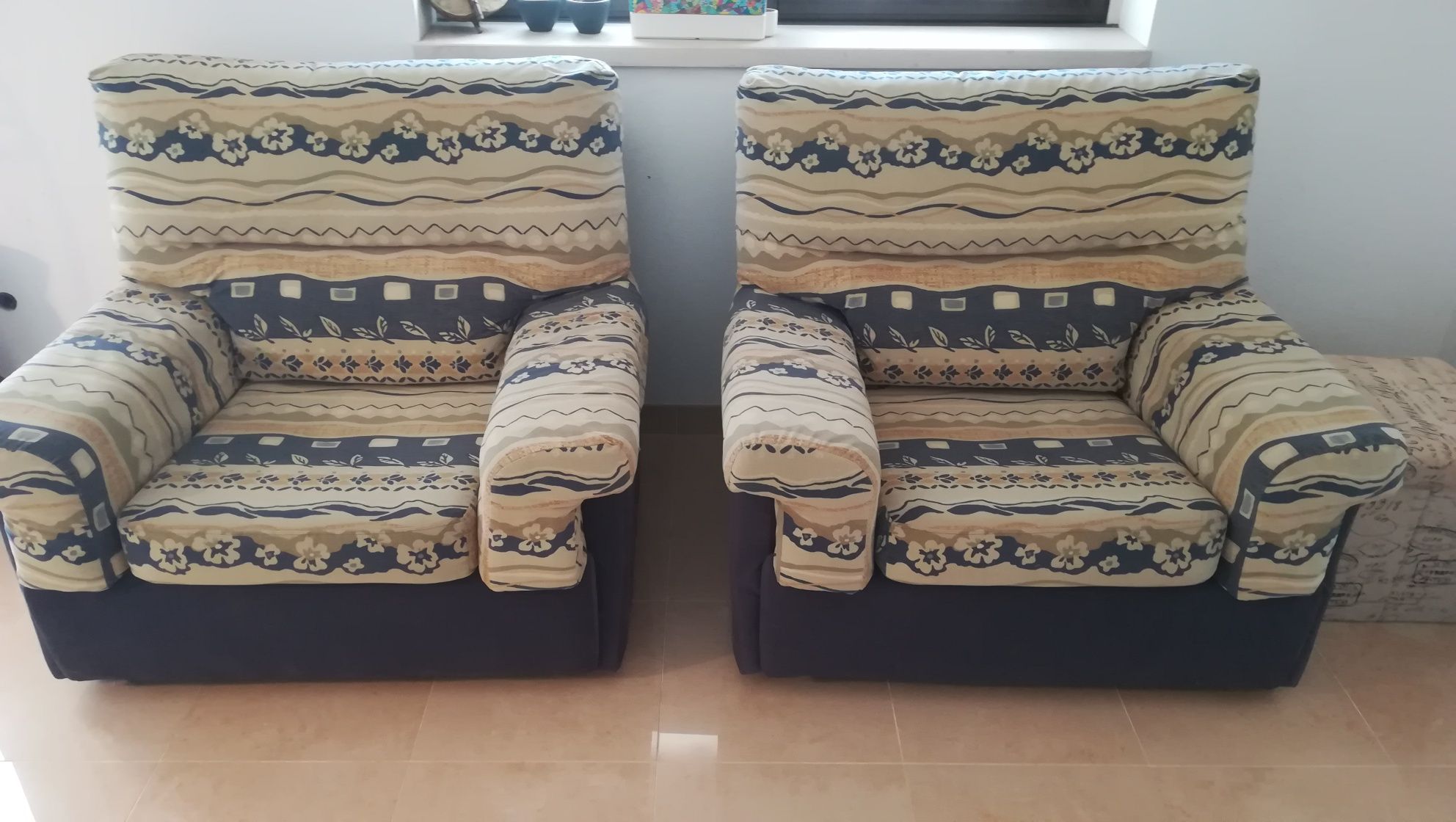 2 sofás cama individuais