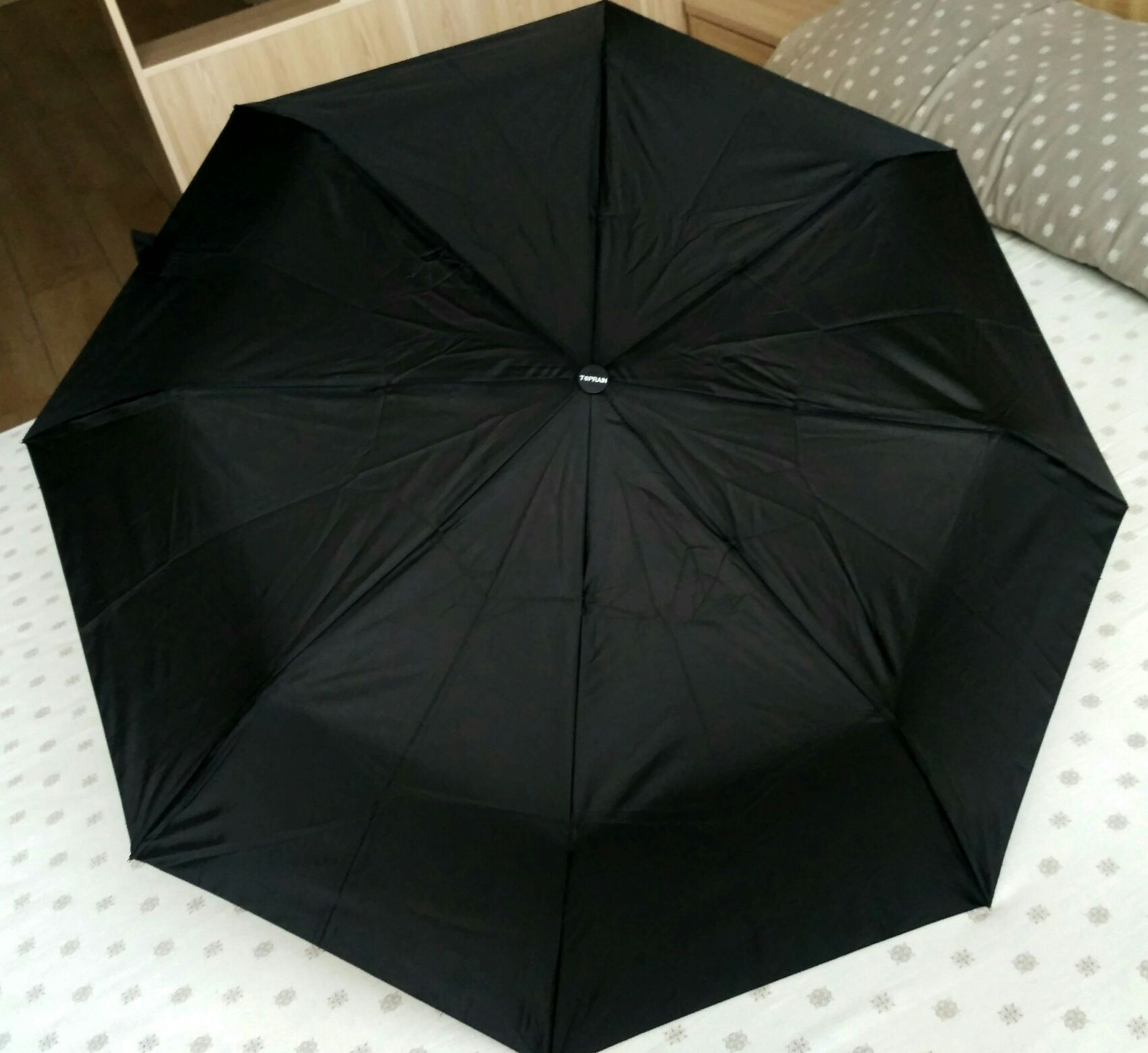 Складна чорна парасолька. Нова.