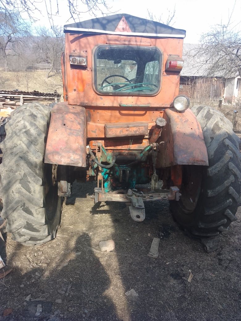 Продам Т-40 в не поганому стані 
Виламаний зуб на третій передачі, інш