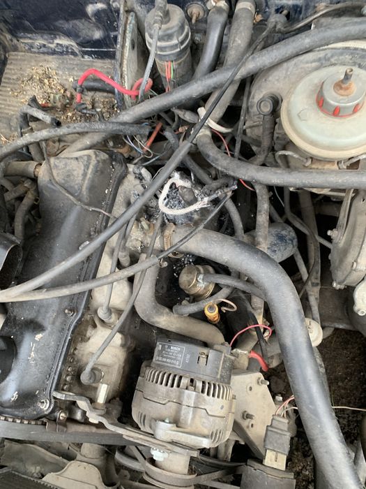 Буду розбирати ауді 80 б 3 пишіть на ваєбер бо вісковий можу бути не