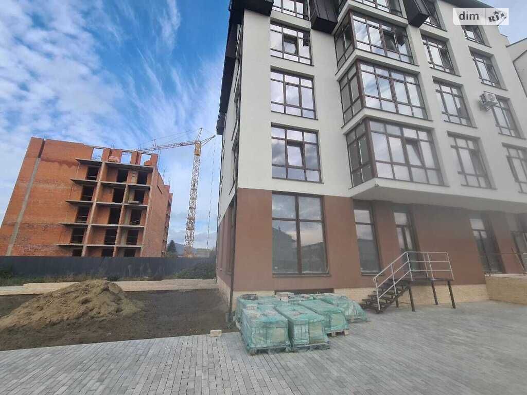 Продаж комерційного приміщення на вул. Ілони Зріні, площа 298 кв.м