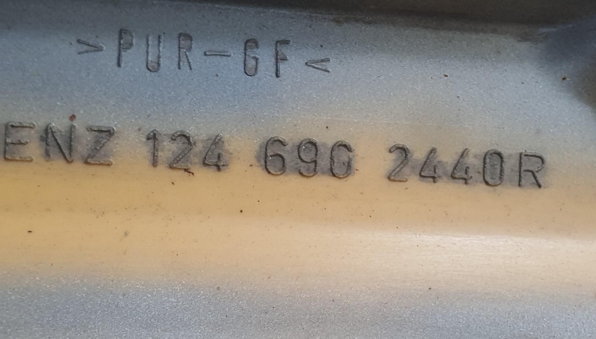 LISTWA NAKŁADKA PROGU PRAWA 969 MERCEDES W124