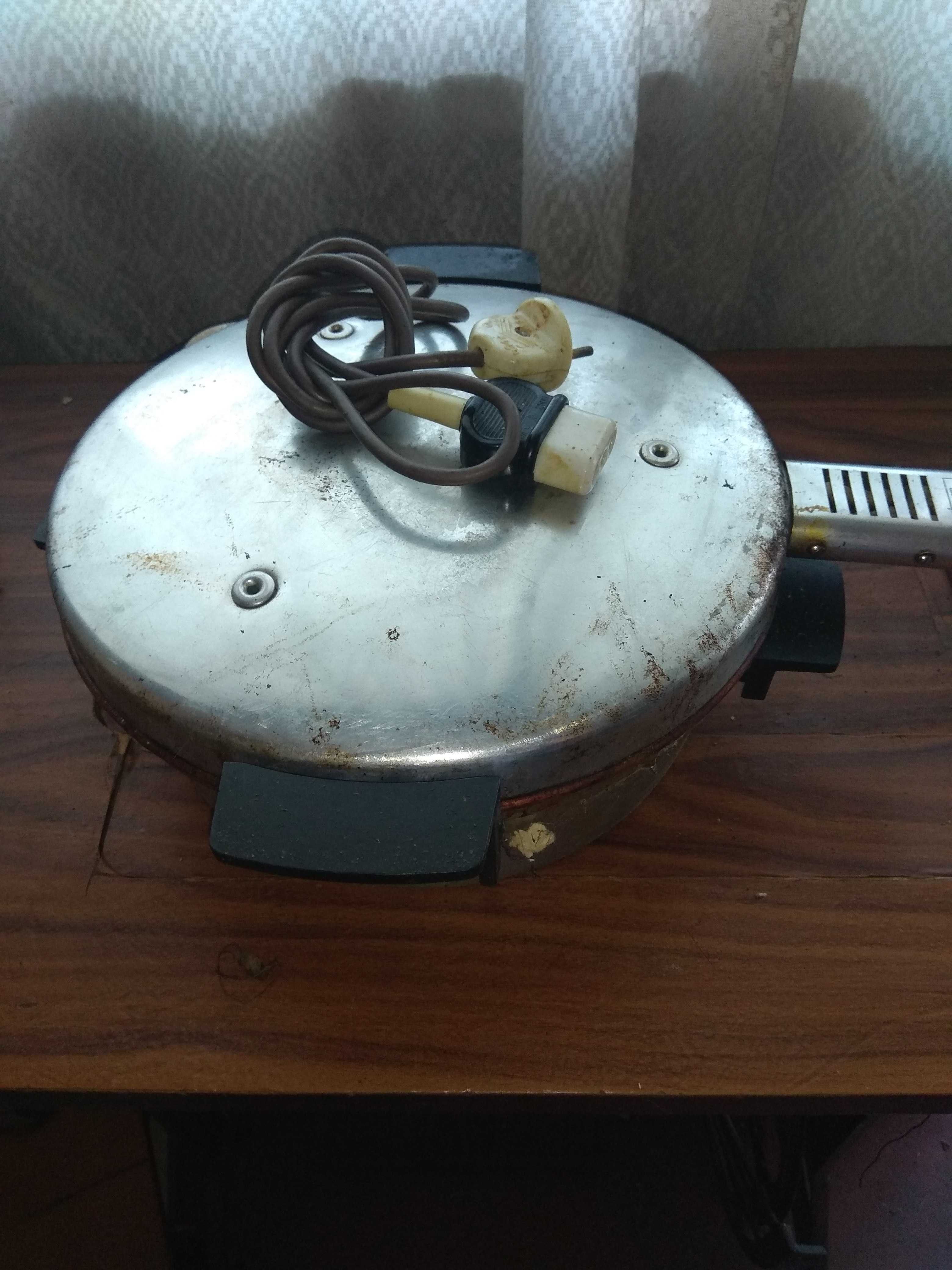 Продам  раритет  латунную сковородку и тазик