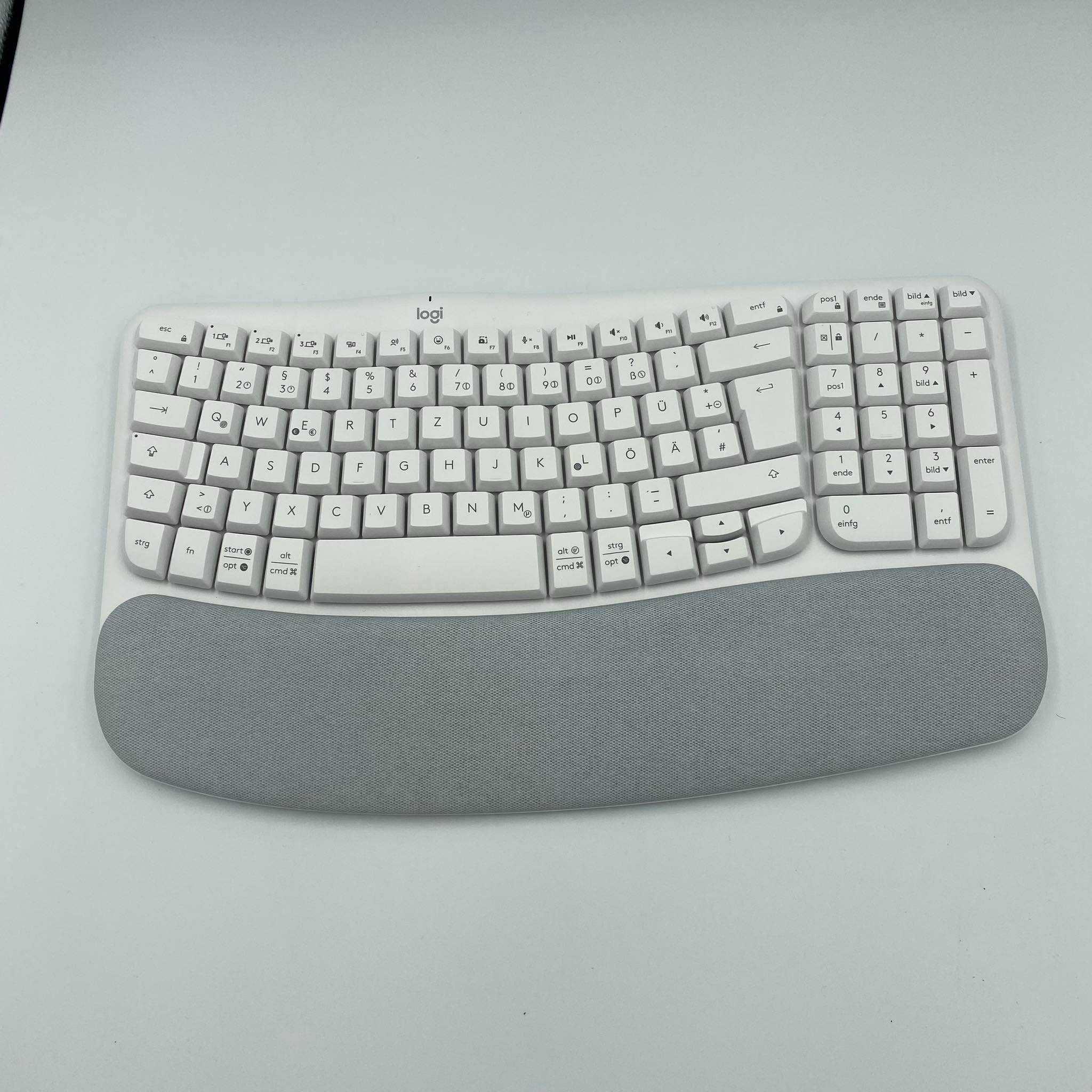 Logitech Klawiatura membranowa Wave Keys QWERTZ DE