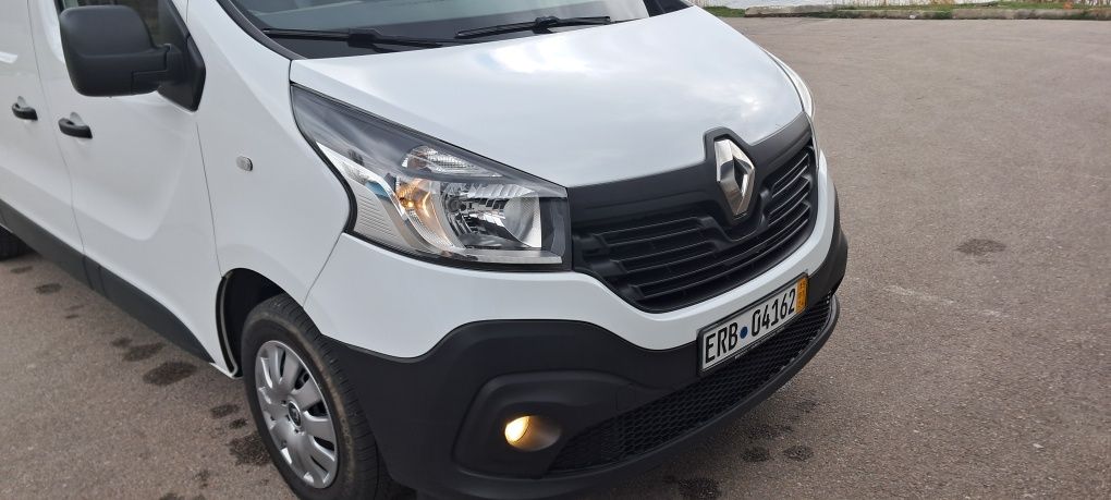 Renault Trafik довга база