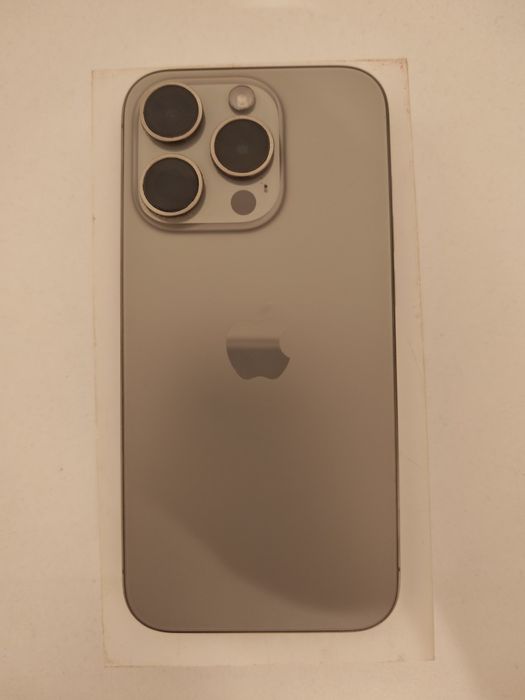 iPhone 15 pro Natural Titanium 256 GB