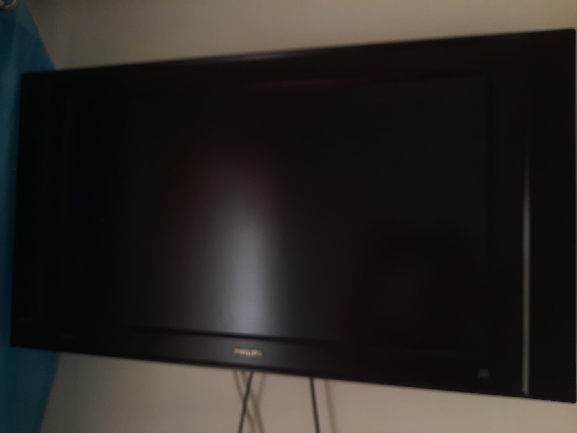 TV HD 32" Philips + Suporte Parede