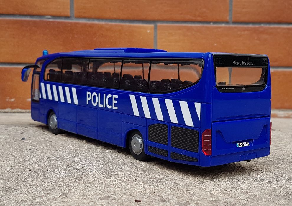 Autobus Autokar Mercedes Travego Policja kolekcja autobusów 1:43