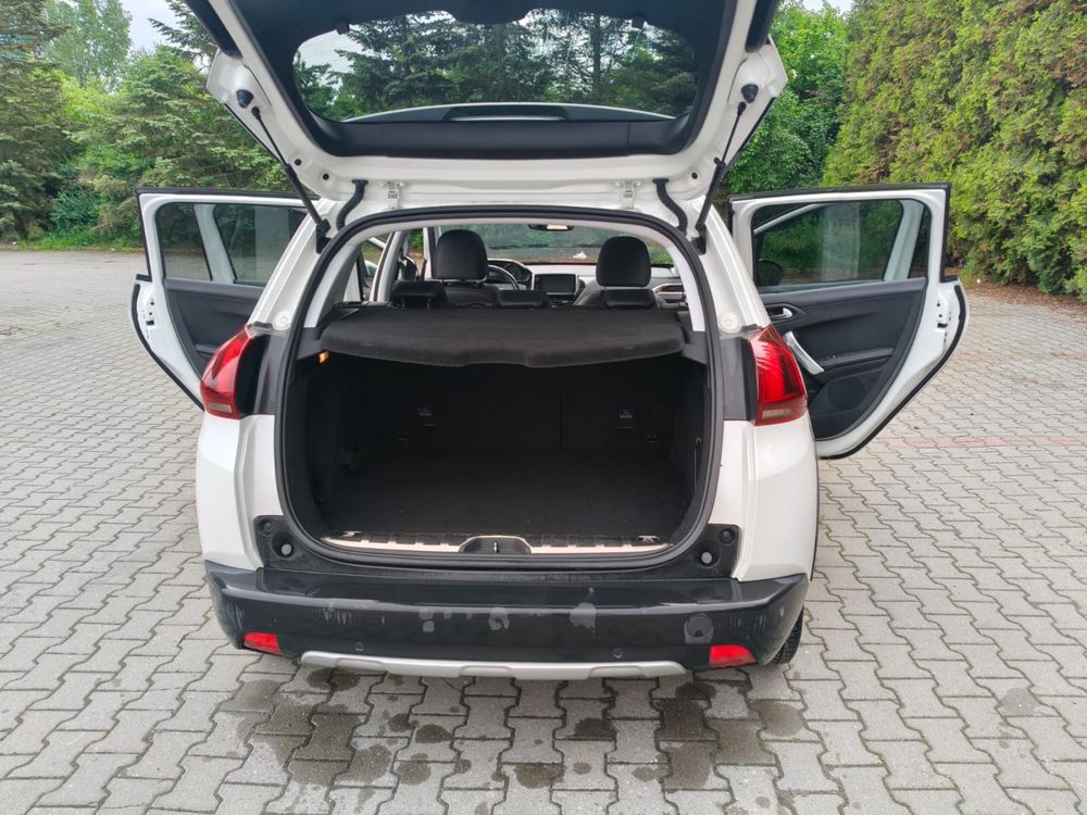Peugeot 2008 1.2 130km Biala Perla