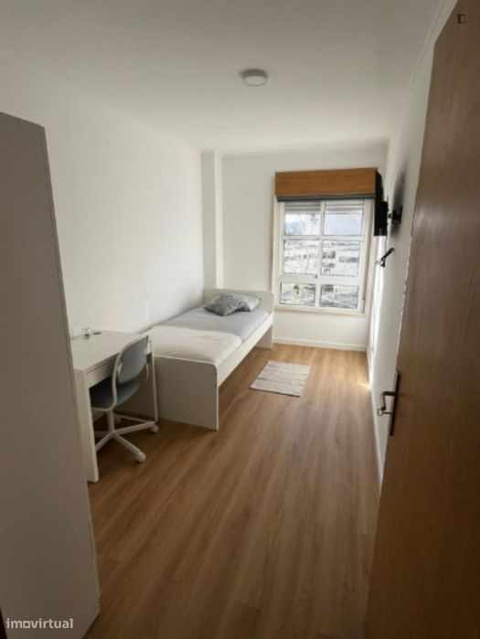 Quarto - localizado em Lumiar Lisbon