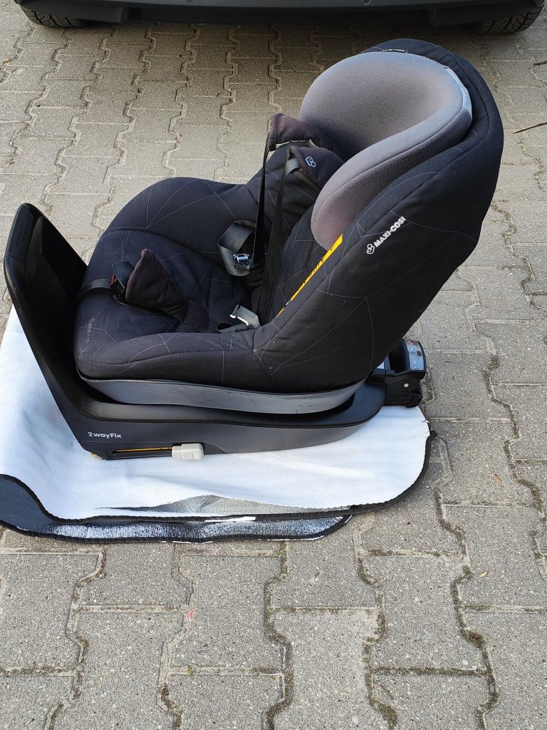 Baza maxi cosi 2way fix +  fotelik maxi cosi 2 way pearl od 9do